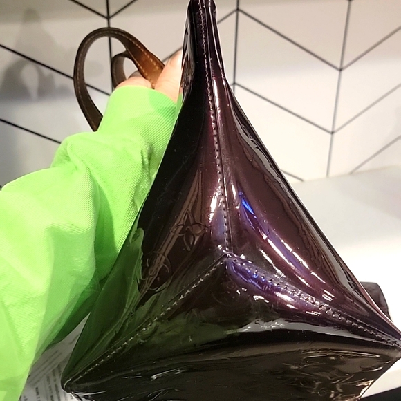 LOUIS VUITTON Vernis Bellevue AMARANT W/ WALLET BUNDLE - Picture 4 of 17